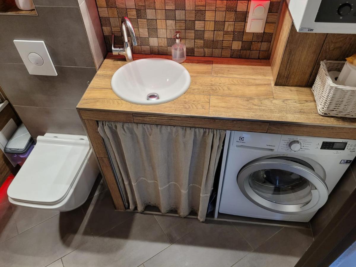 イェレニャ・グーラApartament Kocie Sny - Pod Zamkiem Chojnikアパートメント エクステリア 写真